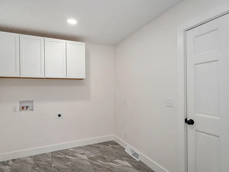 701 Hillcrest Ave — Photo 4