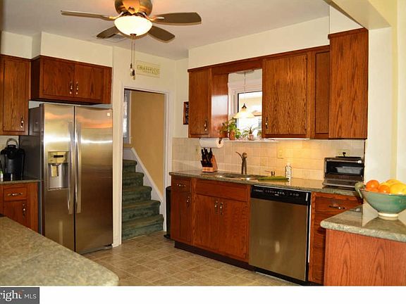 3rd image of 738 Foss Ave