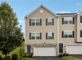 668 Freedom Dr, Carnegie, PA 15106