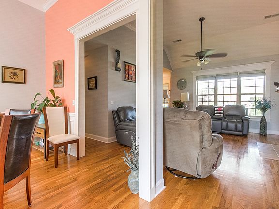 3rd image of 1139 Remuda Cir