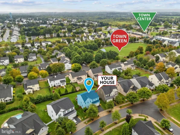 36 Black Forest Ln, Lovettsville, VA 20180