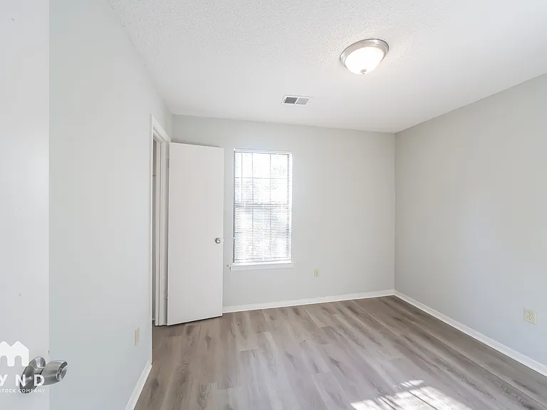 7260 Northbrook Dr — Photo 11