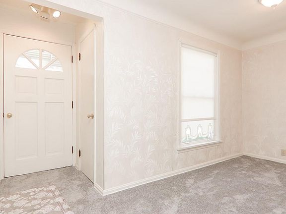 4th image of 8405 Whitehaven Dr