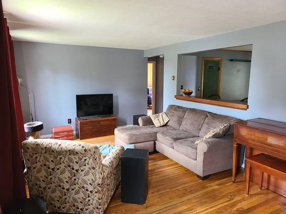 2nd image of 229 Leslie Dr