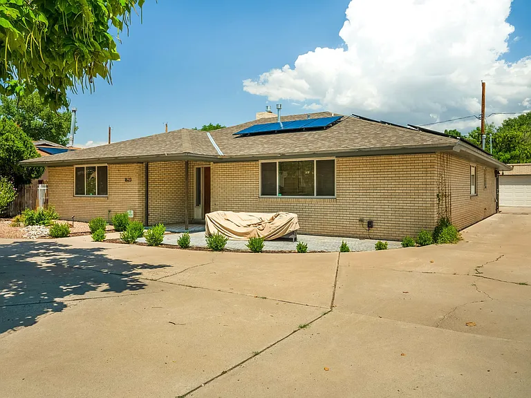 1623 San Patricio Ave SW — Photo 11