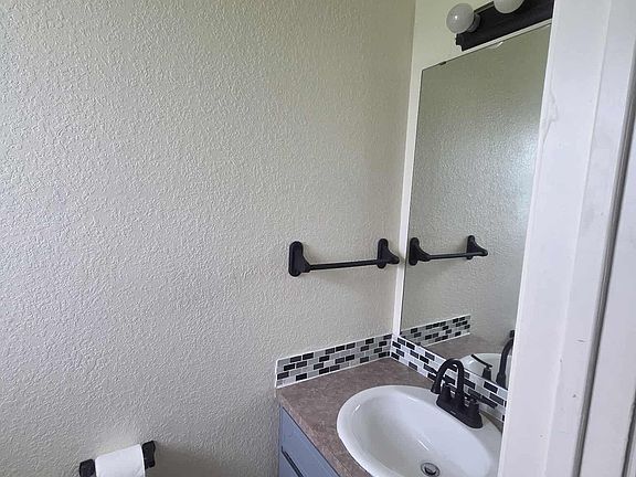 5th image of 1204 Industrial Blvd APT C