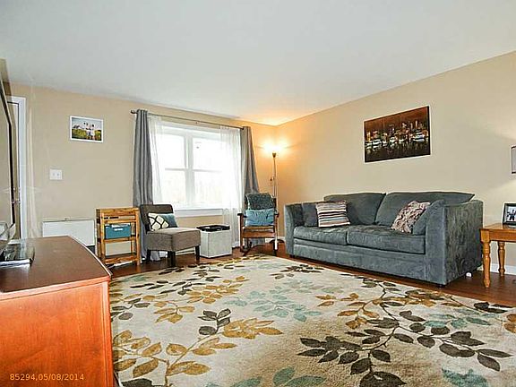 3rd image of 17 Brookwest Ln #17