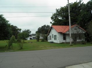 506 E Pine St, Paris, AR 72855