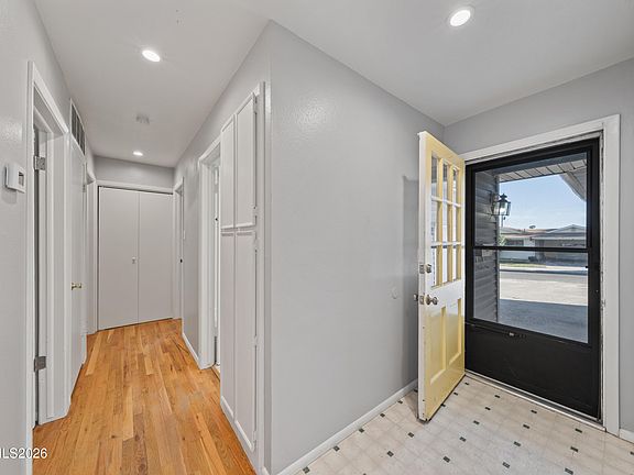5th image of 3015 Slater Ave