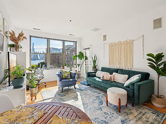 4th image of 26 Avenue At Port Imperial APT 323