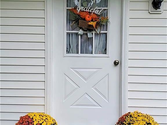 2nd image of 210 Daywood Dr