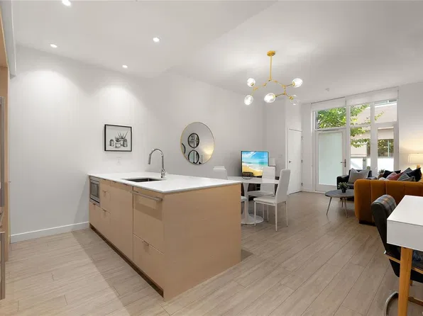 848 Yates St #101, Victoria, BC V8W 0G2