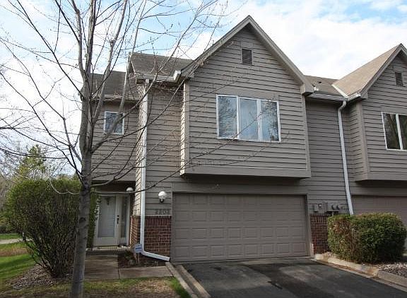 2nd image of 2202 Sherwood Ct