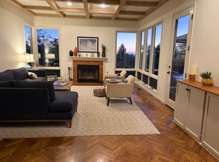2246 Valley Pl, Santa Rosa, CA 95405