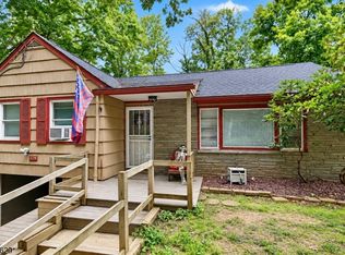 279 Prospect Point Rd, Lake Hopatcong, NJ 07849