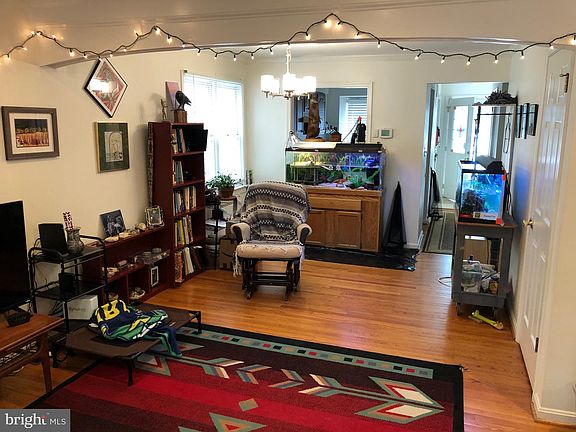 5th image of 8 S Cherry Grove Ave