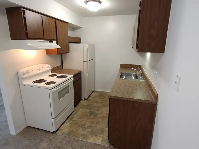 Charter Oaks Apartments — Photo 224