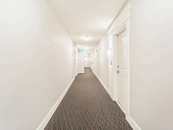 4th image of 640 Sauve St #313