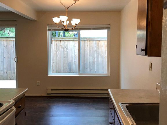 3rd image of 1728 NE 145th St #102