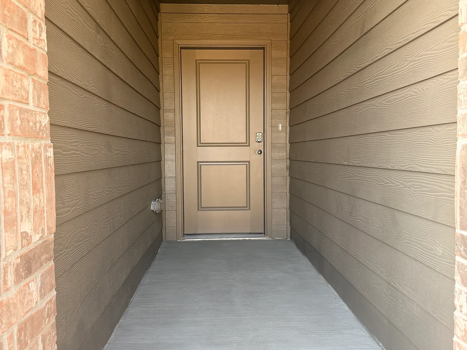 4 bed, 1702 sqft, $2,100 — Photo 2