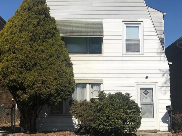 8250 W Forest Preserve Dr, Chicago, IL 60634