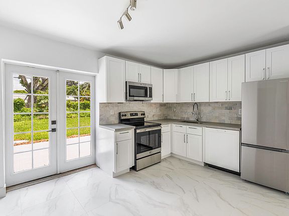 3rd image of 6161 SW 16th Street