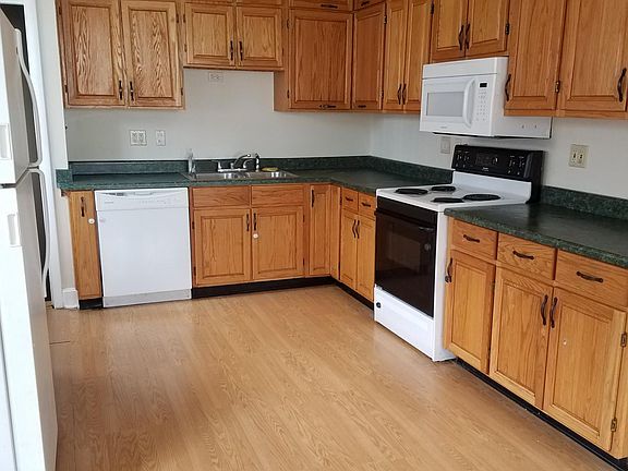 4th image of 4125 Schenck Ave