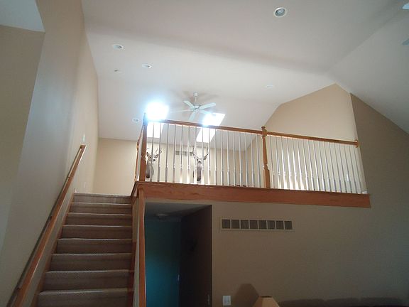 3rd image of 7157 Balsam Ct