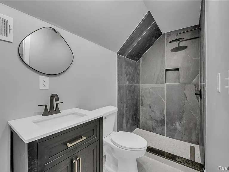 1502 Virginia Park St #B — Photo 13