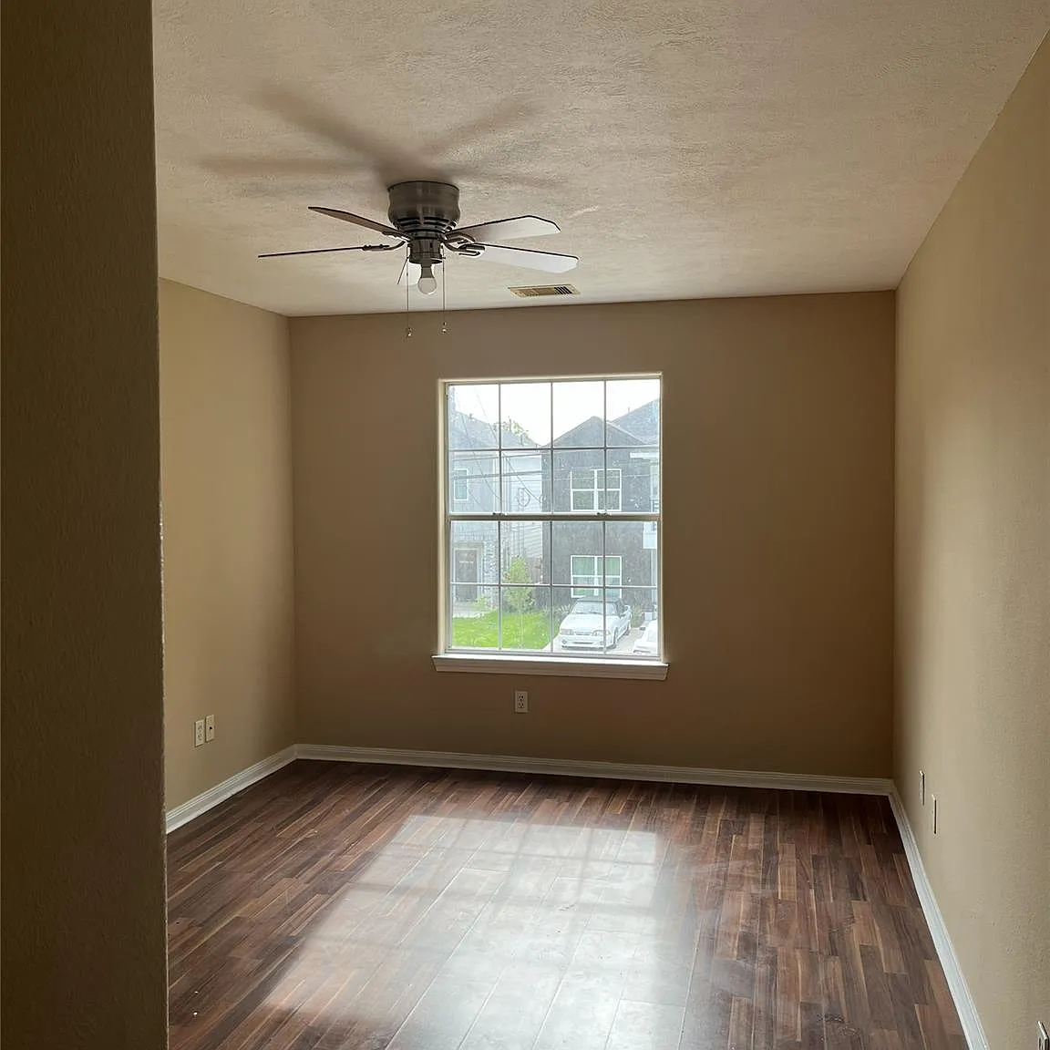 3 bed, 2.5 bath, 1730 sqft, $1,800 — Photo 4