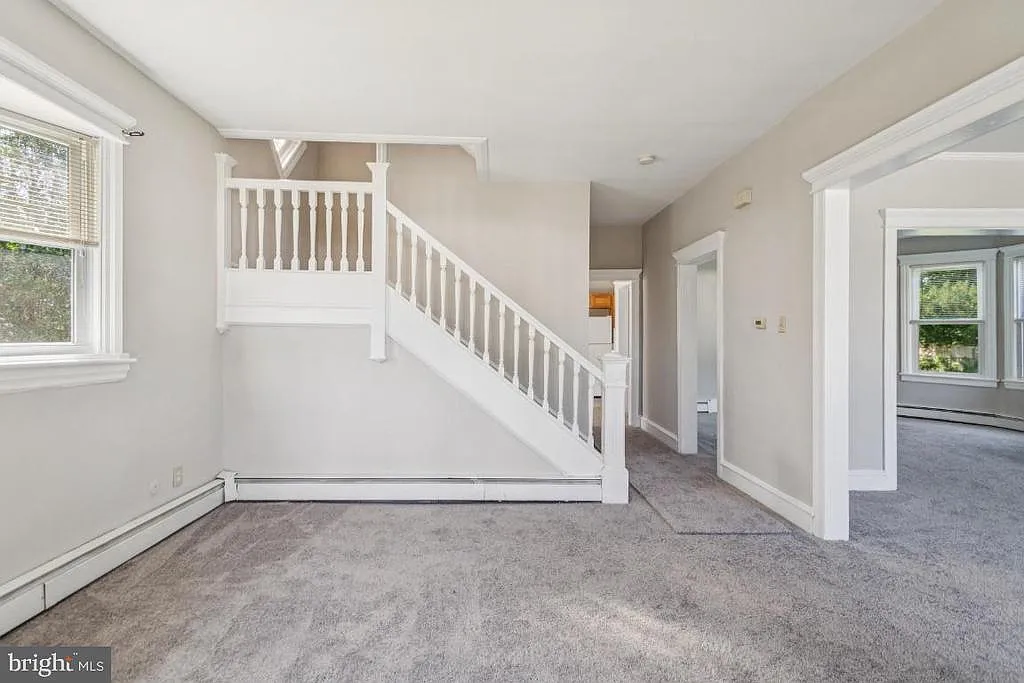 4 bed, 1.5 bath, 2170 sqft, $3,000 — Photo 3