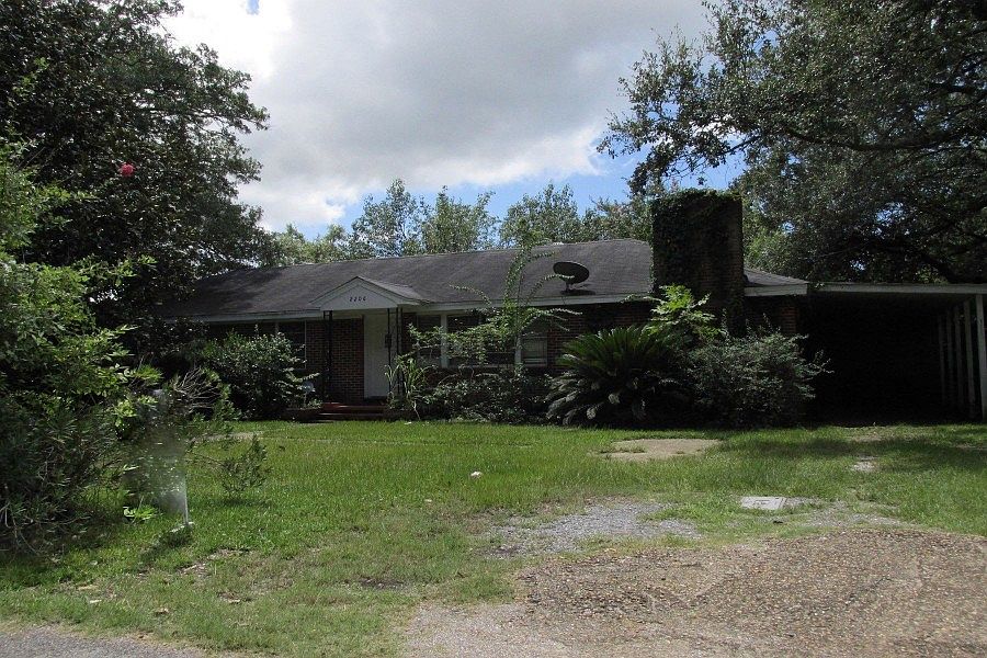 1st image of 2206 Juniper Ave