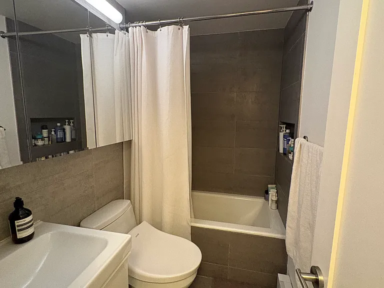 468 W 23rd St #4B — Photo 6