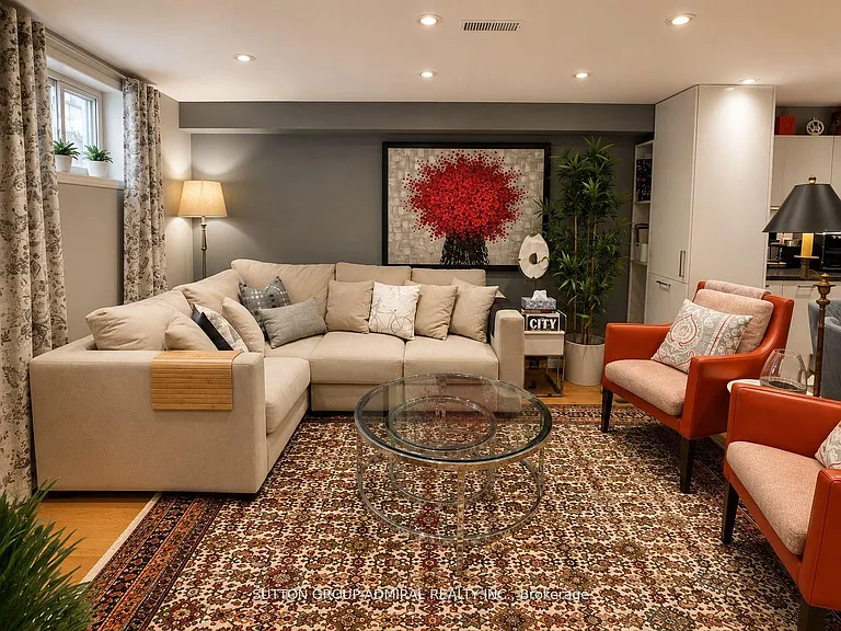 41 Athabaska Ave #BASEMENT — Photo 5