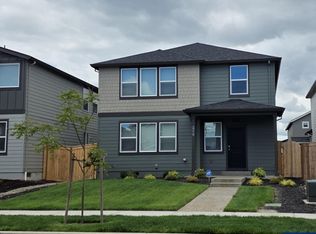 2776 Chickadee Ln, Woodburn, OR 97071