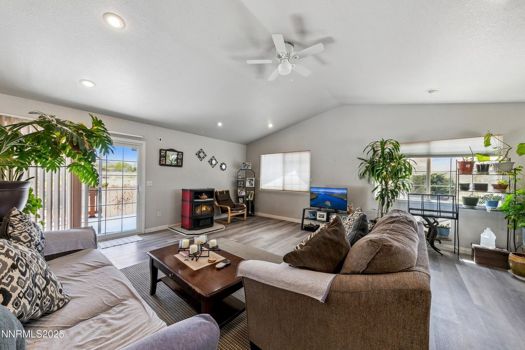 21 Fox Ln, Mason Valley, NV - View 5