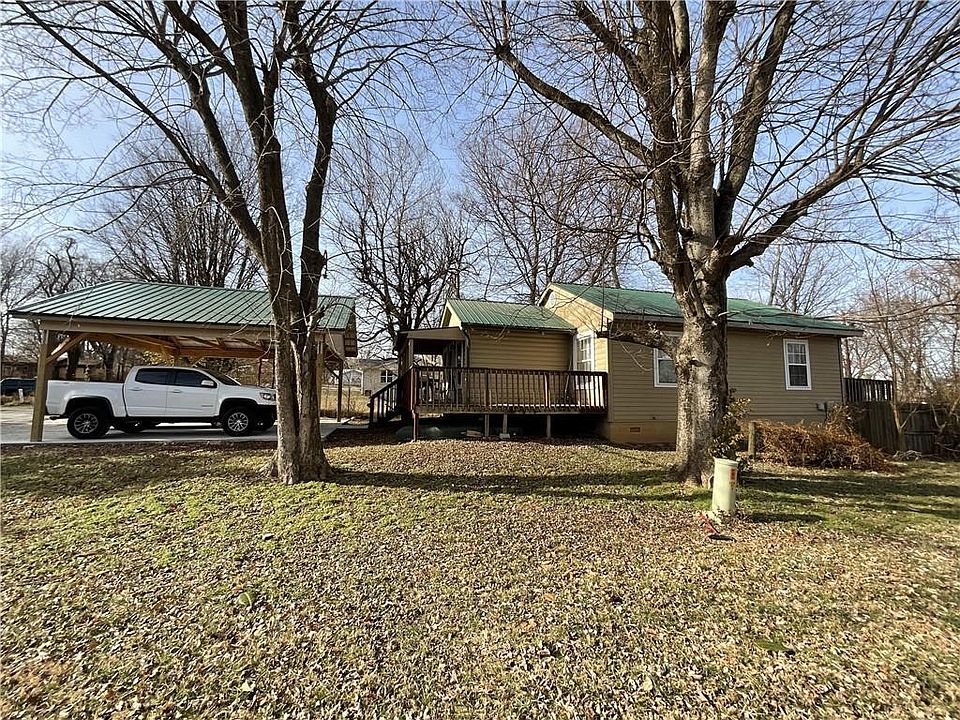 1st image of 304 Hawkins Ave