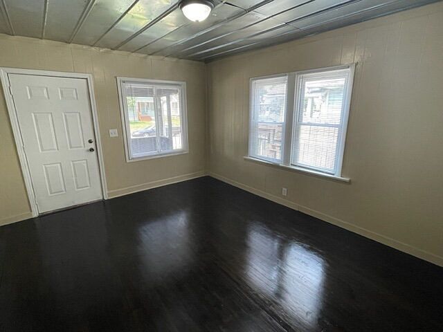 1st image of 523 N Bradley Ave