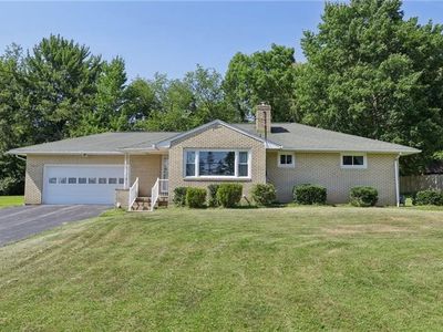 222 Sunset Dr, New Castle, PA, 16105