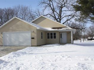102 6th Ave SW, Oelwein, IA 50662