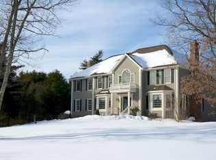 4 Pipers Gln, Andover, MA 01810