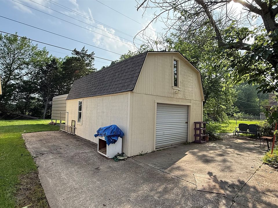 2nd image of 2030 Sycamore St