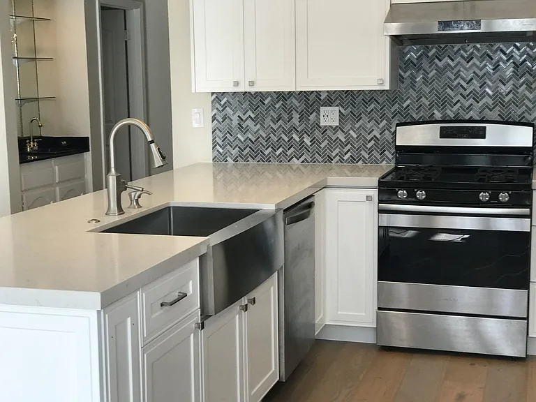 2191 Goldenrod Ln — Photo 1