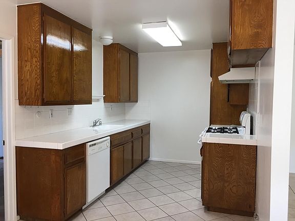 4th image of 1832 E Kirkwood Ave