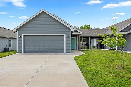 1320 E Joles Dr Photo 1