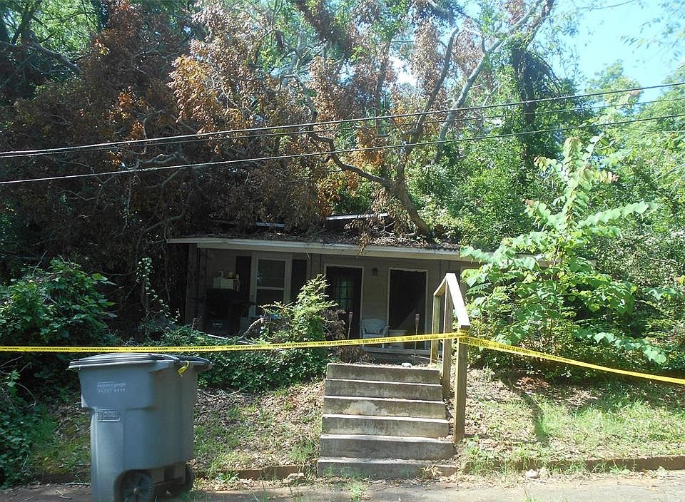 2nd image of 1103 1st Ave