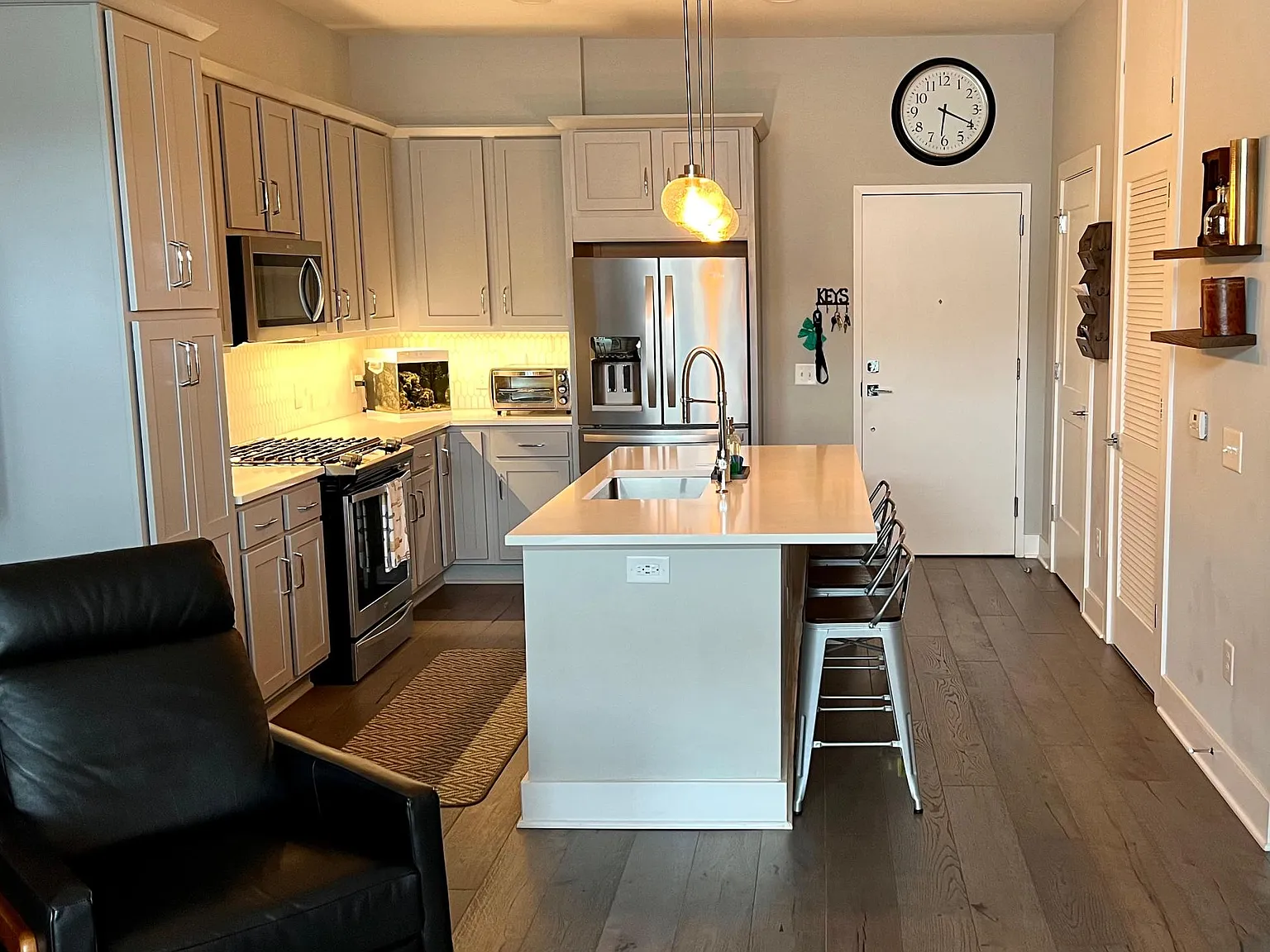 1 bed, 1.5 bath, 750 sqft, $2,700 — Photo 2