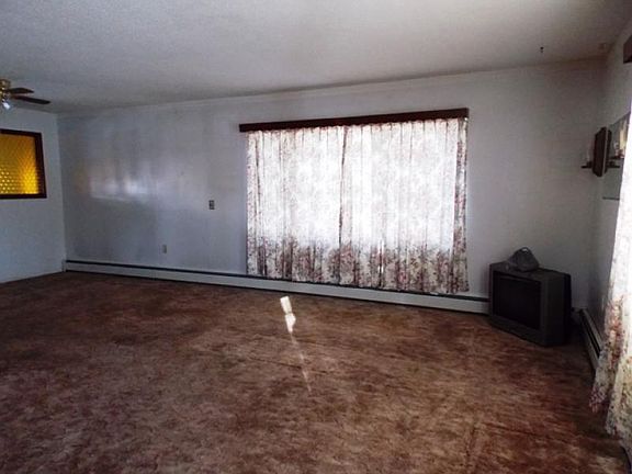 5th image of 920 Mayberry St