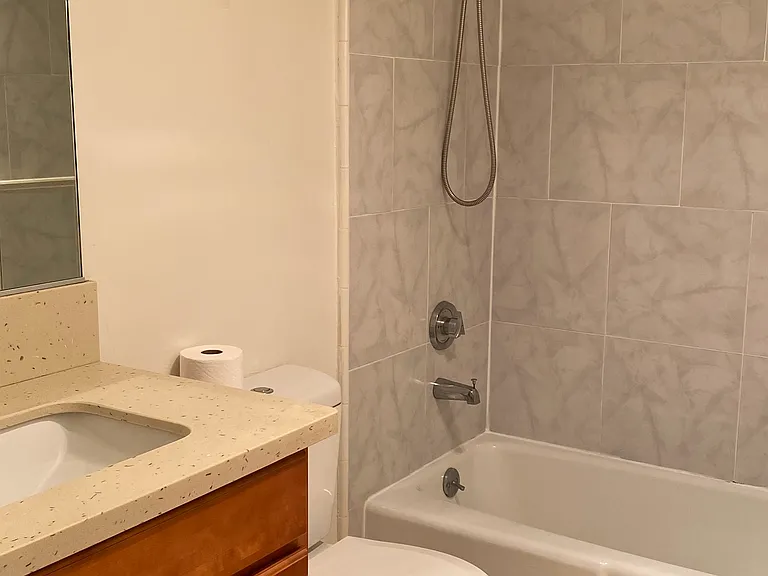 1835 S Bentley Ave #1 — Photo 13