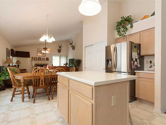 4th image of 278 Cove Landing Dr